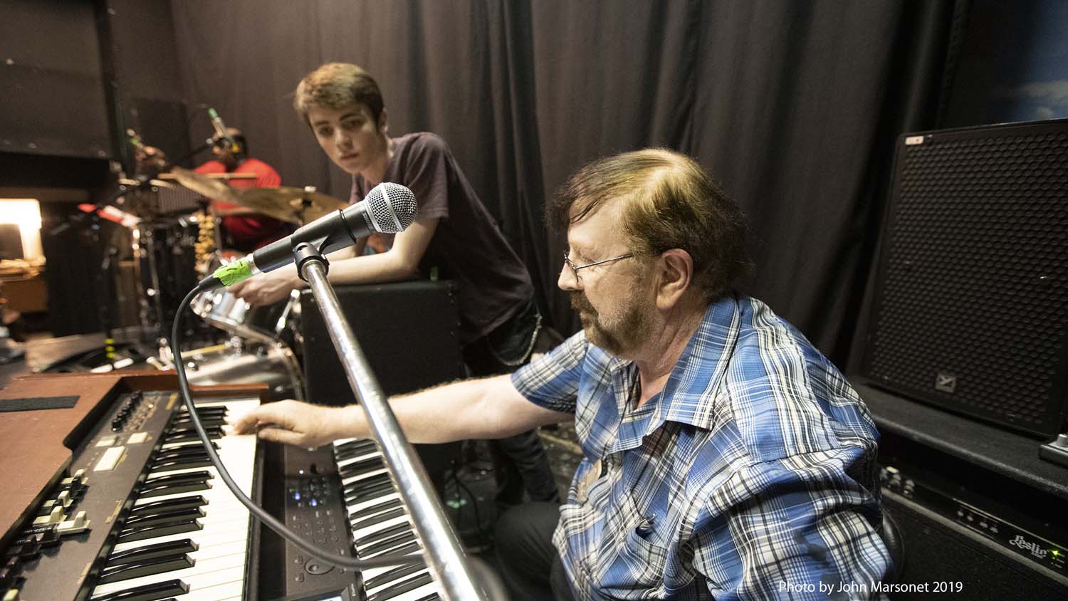 Guitar instructor Toronto — Studio 211 student concert performance