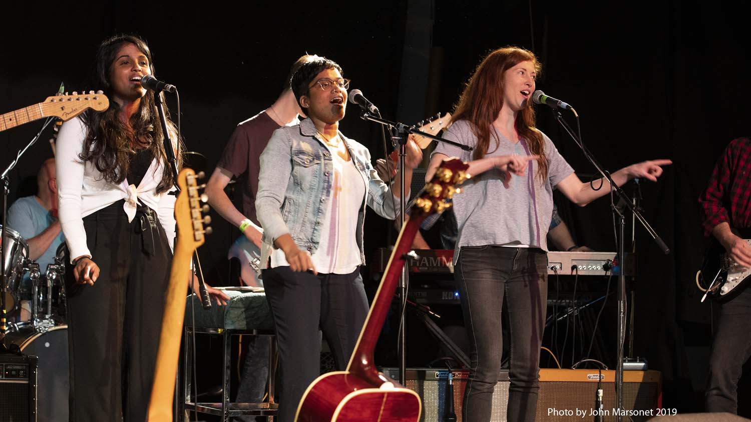 Guitar instructor Toronto — Studio 211 band program student concert