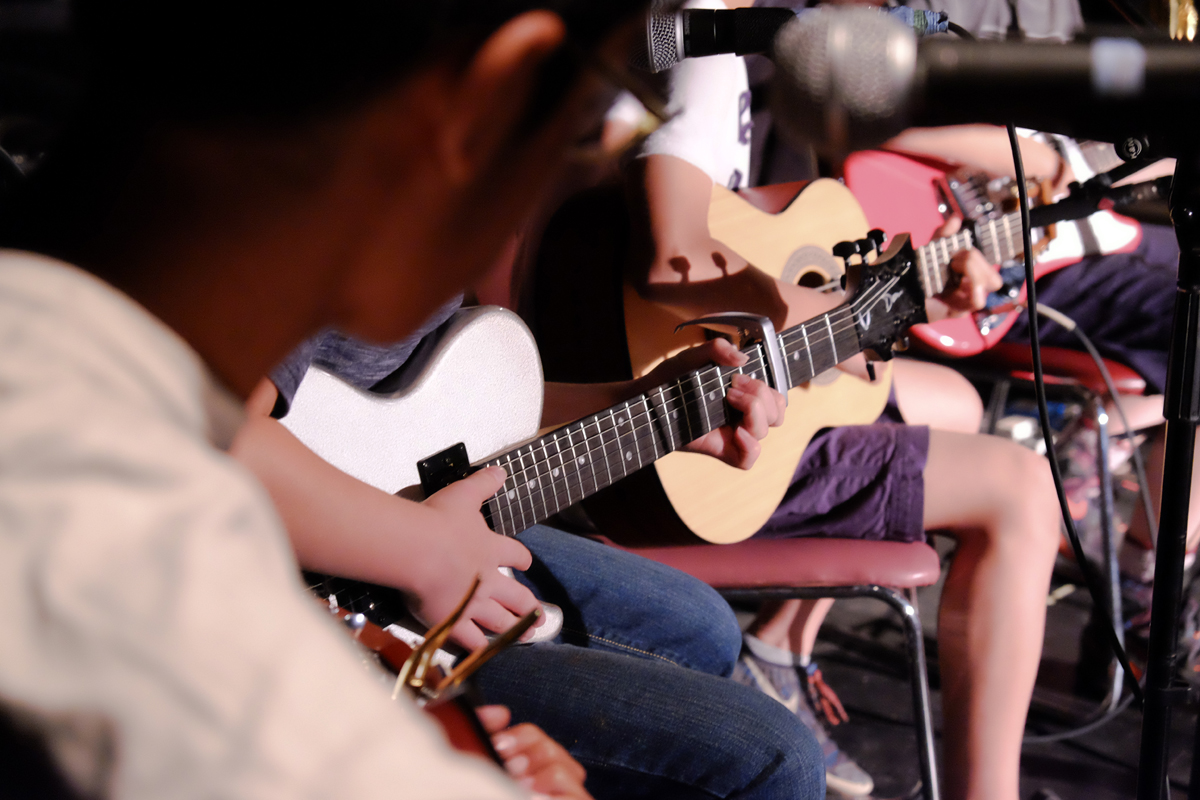 Music lessons Toronto — Studio 211 student performance on stage