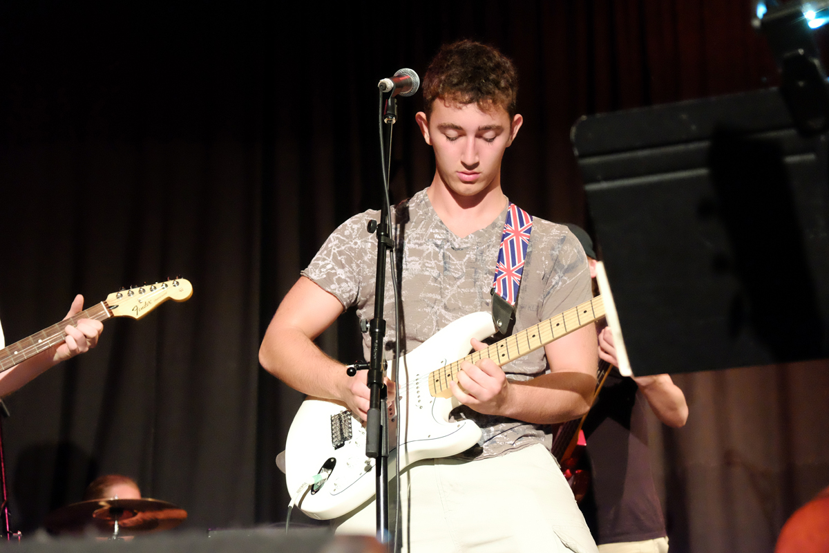 Guitar instructor Toronto — Studio 211 student band concert