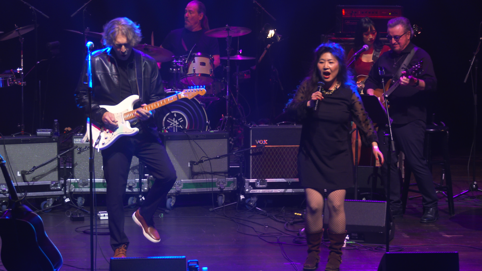 Bass lessons Toronto — Studio 211 UNBREAKABLE II Michelle Park on stage