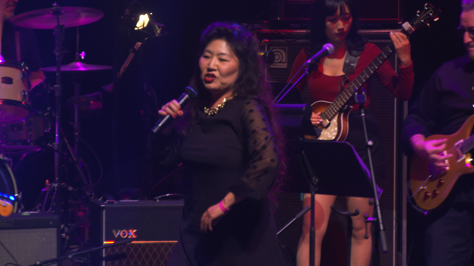 Guitar lessons Toronto — Studio 211 UNBREAKABLE II Michelle Park live