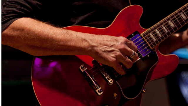 Music lessons Toronto — Studio 211 student concert on stage